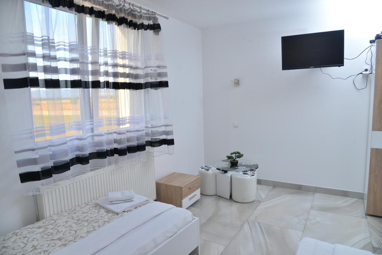 Mesecev Konak Bed & Breakfast Nis Exterior photo