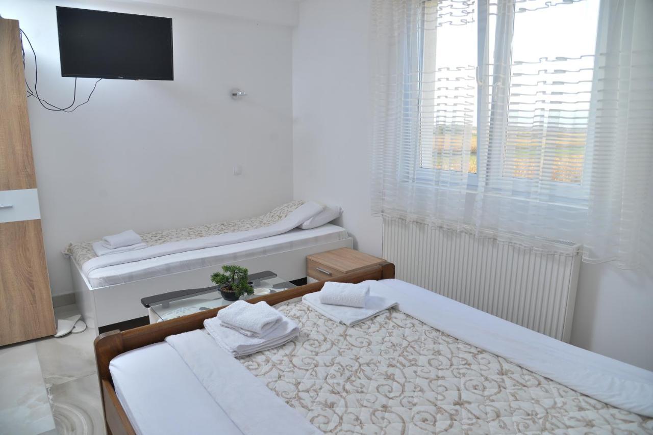 Mesecev Konak Bed & Breakfast Nis Exterior photo